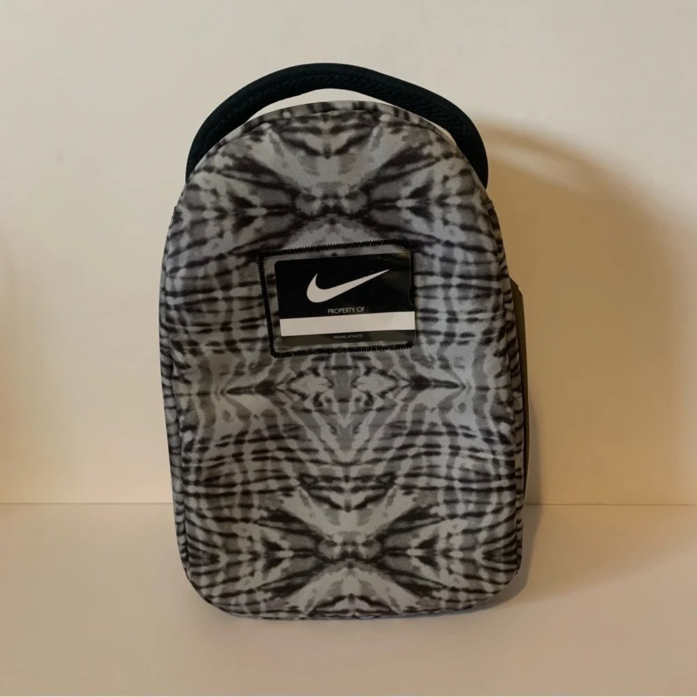 NWT. NIKE Insulated Lunch Bag with ID Slot